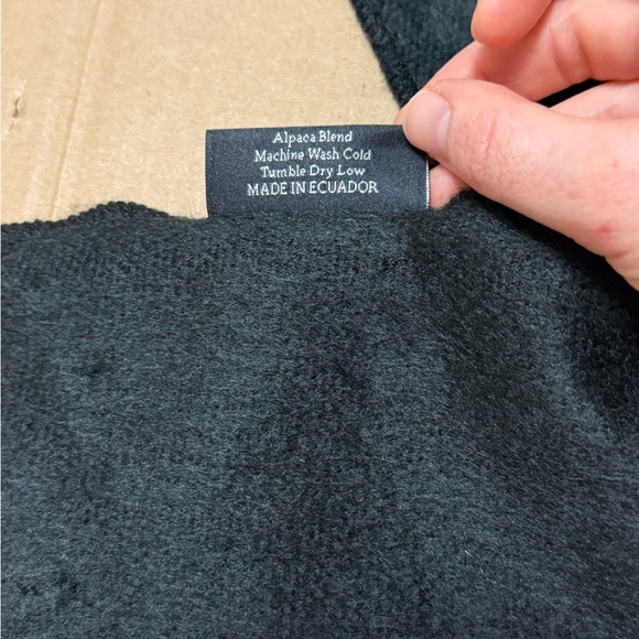 Amor A La Vida Alpaca Blend Black Scarf Button Details Artsy Winter Layers - Picture 5 of 6